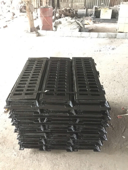Song chắn rác bằng gang có khung2