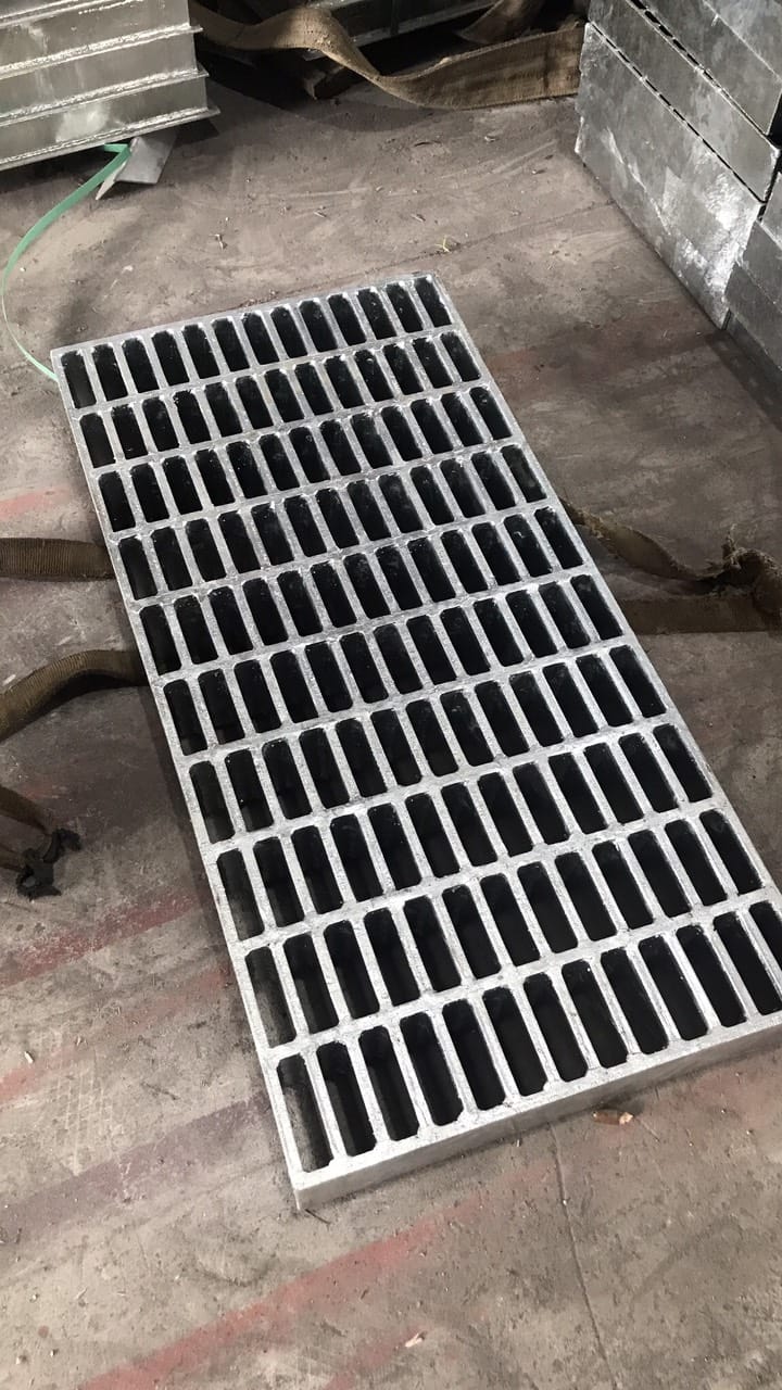 Tấm sàn grating mạ kẽm khổ 1000×500 mm0
