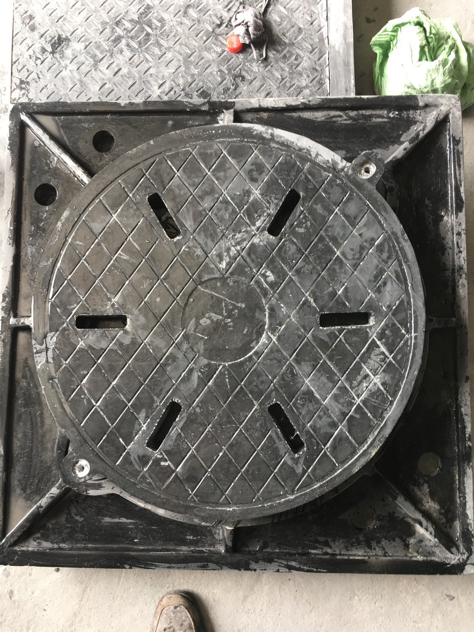 Nắp hố ga composite vuông khung âm3