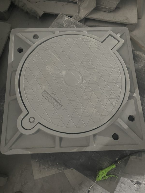 Nắp hố ga composite vuông khung âm5